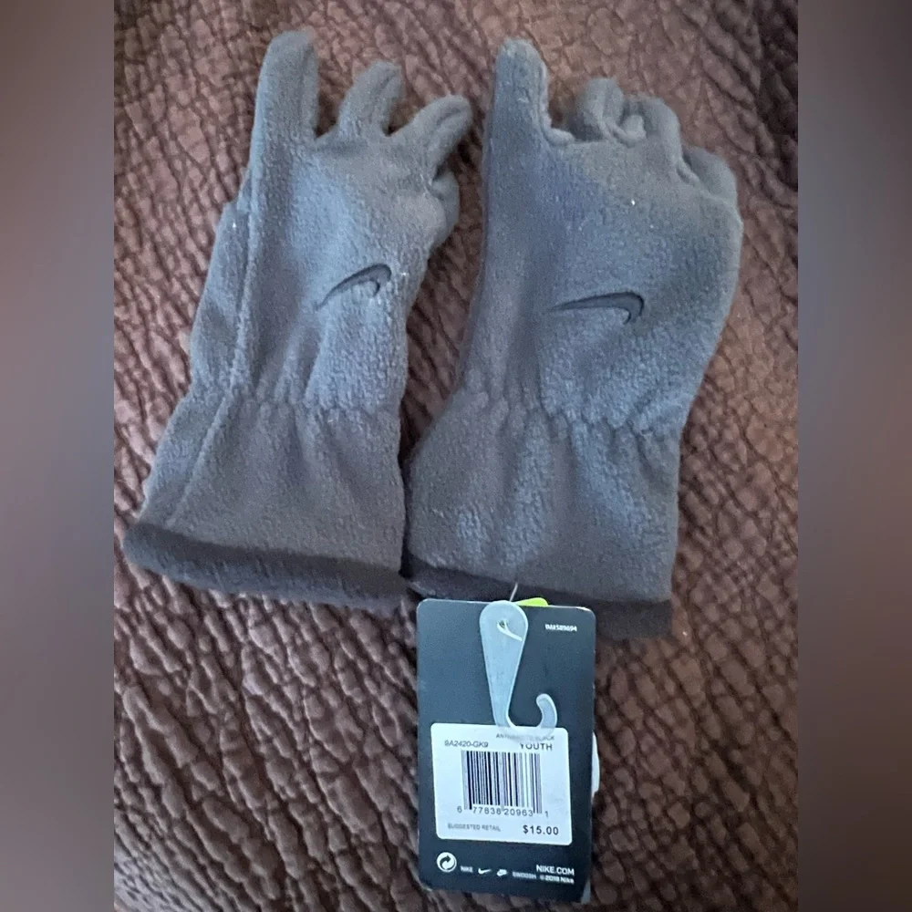 Kid youth Nike gray black fleece gloves